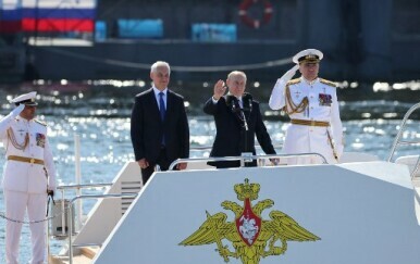 Vladimir Putin i ruska vojska