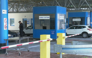 Gužva na graničnom prijelazu s Crnom Gorom - 4