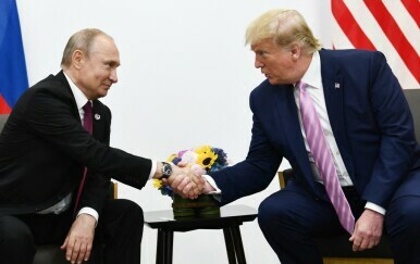 Vladimir Putin i Donald Trump tijekom sastanka na G20 samitu 2019. godine