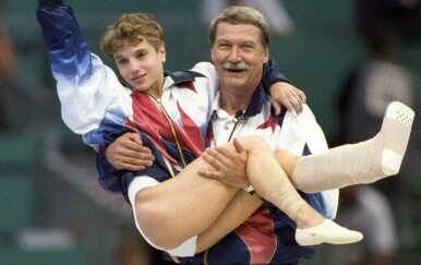 Kerri Strug i Bela Karolyi