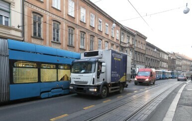 U Zagrebu se sudarili tramvaj i kamion - 1