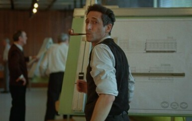 Adrien Brody u ‘Brutalistu’ glumi mađarsko-židovskog arhitekta Lászlóa Tótha (Foto: Universal Pictures)