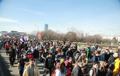 Studenti iz Beograda krenuli za Novi Sad