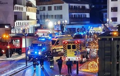 VIDEO Objavljene snimke sa švicarskog skijališta: U baru korišten vatromet