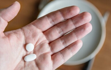 Paracetamol i ibuprofen za prehladu: Opasna ili učinkovita kombinacija?