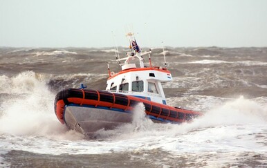 Žena pala s kruzera kod Kariba: Obustavljena potraga