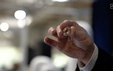 Muskovi planovi za Neuralink: Masovna proizvodnja, automatska ugradnja i spajanje "svijesti s umjetnom inteligencijom"