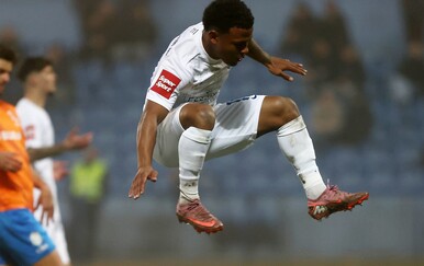 Najtraženiji igrač HNL-a na plaži u Kolumbiji odjenuo dres Hajduka!