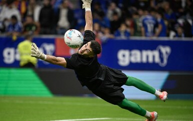 VIDEO Navijači stvorili ratnu atmosferu za Barinog igrača, a on im vratio na terenu