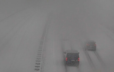 FOTO Dijelovi autoceste prekriveni snijegom: HAK poslao upozorenje
