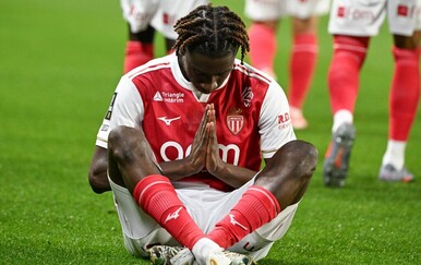 Brutalan prekršaj na utakmici Ligue 1 Monaco - Lyon