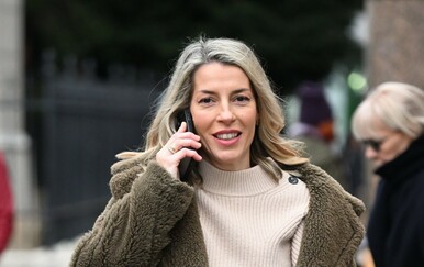 Ulična moda: Zagrebačko izdanje u mini suknji i čipkastim hulahopkama