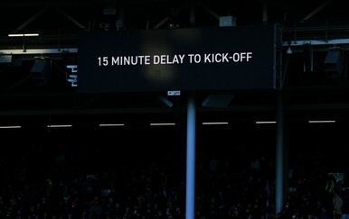 Utakmica Fulhama i Liverpoola odgođena 15 minuta zbog dolaska hitne pomoći