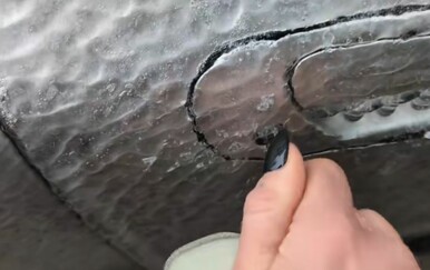 "Nisam dobro promislila": Vozačicu dočekalo smrznuto vozilo, pogledajte kako se snašla