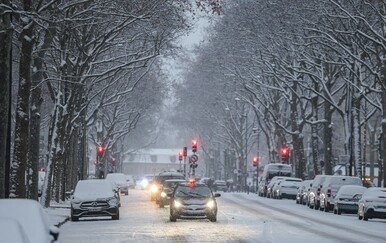 Snijeg izazvao kaos u Europi, obustavljeni letovi, pet osoba poginulo: "Ovo je kaotična, luda situacija"