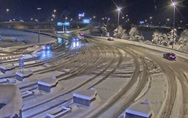 Snijeg izazvao kaos: Zatvoren dio autoceste za sav promet, u dijelu Hrvatske očekuje se još jedna opasna pojava