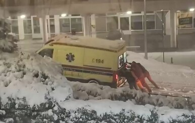 Djelatnici hitne pomoći iz cijele Hrvatske bore se protiv snijega, pogledajte kako se snalaze