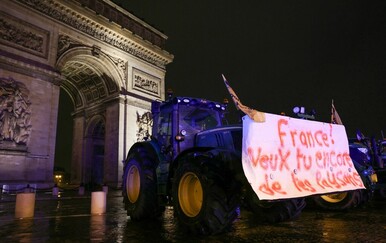 Francuski poljoprivrednici stigli s traktorima na prosvjed u centar Pariza