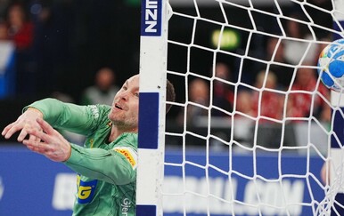 Andreas Palicka dobio udarac u oko, završio u bolnici, zavladala panika