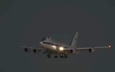 Avion Sudnjeg dana iznad Los Angelesa zapalio društvene mreže: Što se događa?