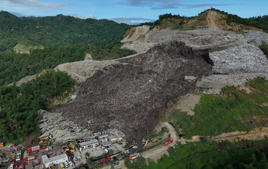 Urušavanje odlagališta otpada: Deseci zatrpani, potraga otežana otrovnim zrakom