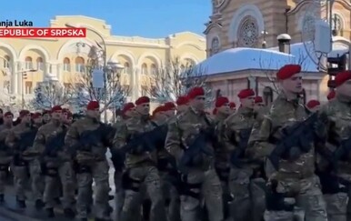 Paradom u Banjoj Luci obilježen neustavni praznik