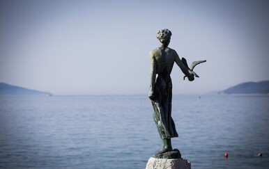 Djevojka s galebom: Dobro čuvana tajna opatijske muze koja je otkrivena nakon 55 godina