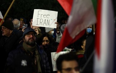 Tisuće ljudi na ulicama Teherana odgovaraju na represiju režim