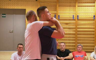 U škole stižu zaštitari, krenuli su prolazit obuku