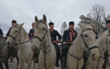 Krenulo je pokladno jahanje: "S pjesmom su graničari prolazili drumovima"