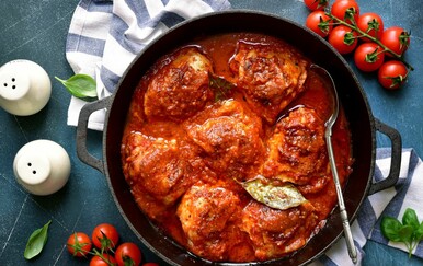 Malo posla, a tako puno okusa: Piletina u umaku od rajčice - iz pećnice