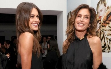 Cindy Crawford i kći Kaia Gerber zablistale u usklađenim izdanjima na partyju uoči Zlatnih globusa