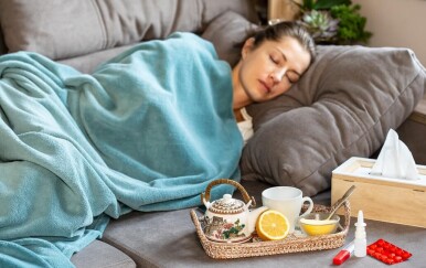 Umijeće znojenja: Kako prirodna medicina liječi zimske viroze bez kemije?