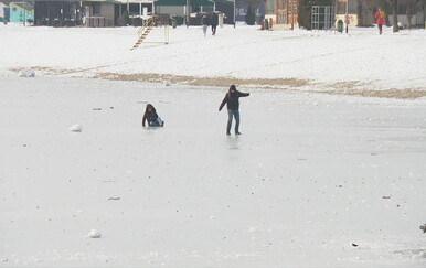Zagrepčani ne odustaju od klizanja na zaleđenom jezeru: "To je nepromišljeno i opasnoW