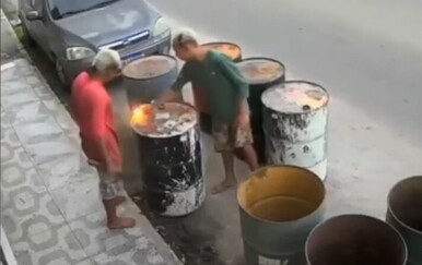 Snimka eksplozije u Brazilu: Dva mladića zapalila bačvu i odletjeli u zrak