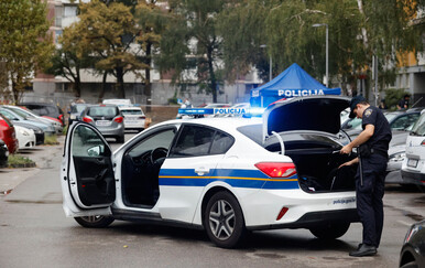 Noćni kaos u Zagrebu: Muškarac upao u vjersku ustanovo, divljao i razbio automobil