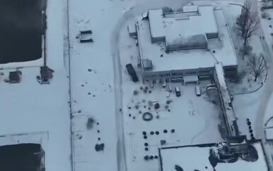 Rusija postavlja vojna vozila pored reaktora u nuklearnoj elektrani Zaporižja