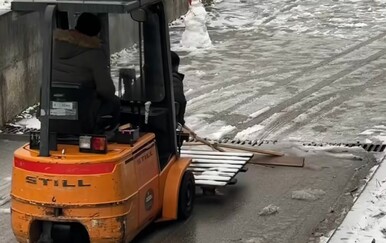 "Selo inženjera": Snimka nasmijala cijelu regiju, pogledajte kako su očistili snijeg