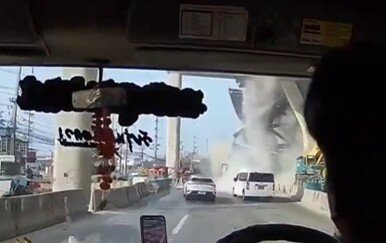 VIDEO Stravičan pad dizalice na autocestu, dvoje mrtvih: Obje grozne nesreće povezuje jedna stvar