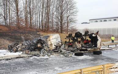 U teškoj nesreći na autocesti u Sloveniji poginula jedna osoba