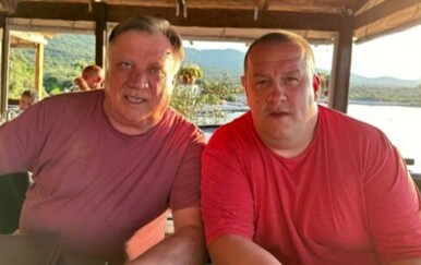 Dino Bešlić emotivnom objavom dirnuo mnoge: Prisjetio se pokojnog oca Halida uz rijetku fotografiju i pjesmu