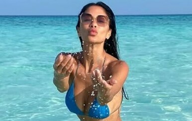 Nicole Scherzinger oduševila fotografijama u plavom badiću