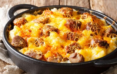 Složenac od kobasica i krumpira: Recept za jednostavnu obiteljsku večeru