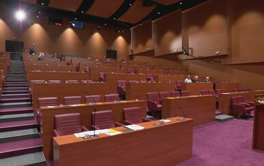 Sabornica poluprazna nakon stanke: Zastupnici raspravljali, mnogi izostali