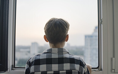 Dječak (11) tražio oduzetu igračku pa našao očev pištolj