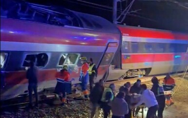 Najmanje 21 osoba poginula, 30 teško ozlijeđenih u željezničkoj nesreći u Španjolskoj