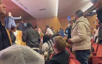 VIDEO Kaos i na presici finala Kupa nacija: Zakačili se novinari, izviždali izbornika Senegala...