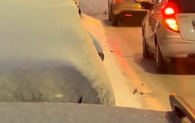 Scena iz Beograda nasmijala društvene mreže! Pogledajte kaskadera u pozadini