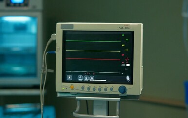 Daleki grad: Na monitoru se pojavila ravna linija