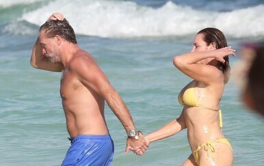 Ljubavna idila na plaži! Luann de Lesseps snimljena s novim partnerom